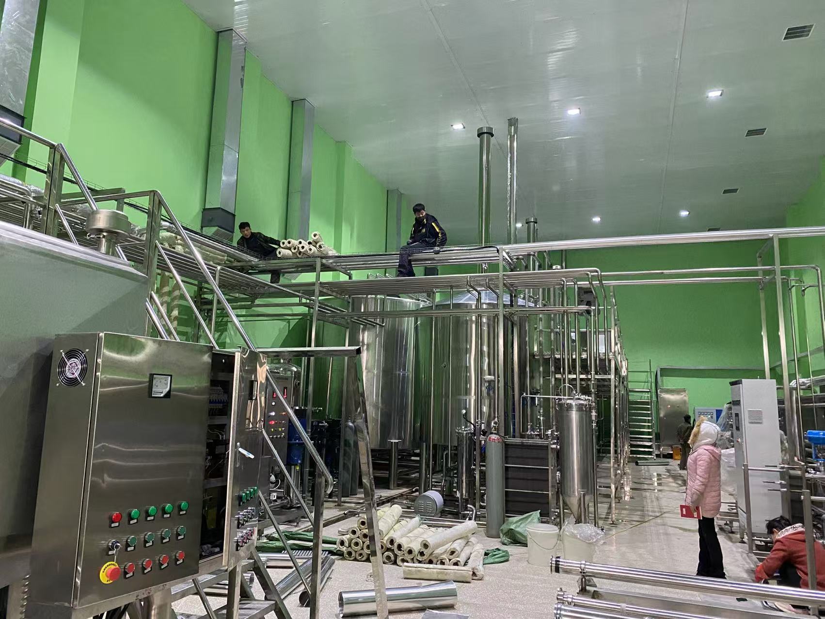 巴东精酿啤酒设备厂—精酿啤酒设备制造：传承工艺与创新科技的交融